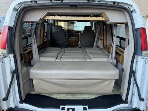 Used 1999 Chevrolet Express 1500 w/ Convenience Pkg image 45