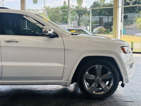 Used 2016 Jeep Grand Cherokee Overland AWD/4WD image 5