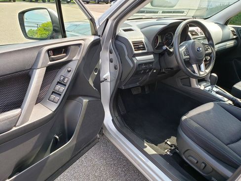 Used 2018 Subaru Forester 2.5i Premium w/ Popular Package #2A AWD/4WD image 8