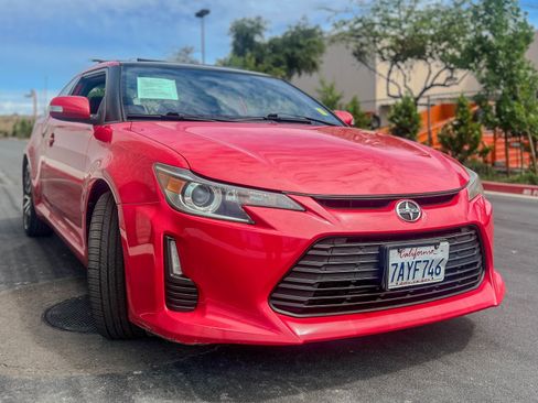 Used 2014 Scion tC FWD image 6
