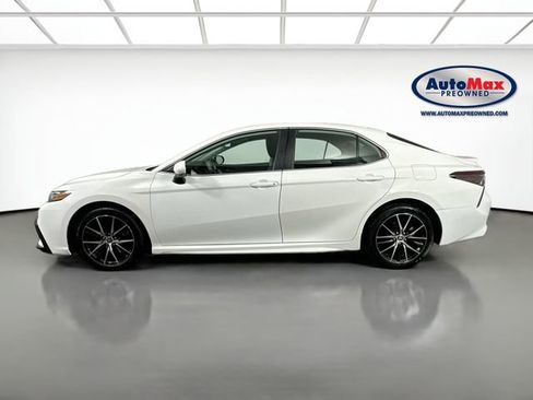 Used 2024 Toyota Camry SE FWD image 8