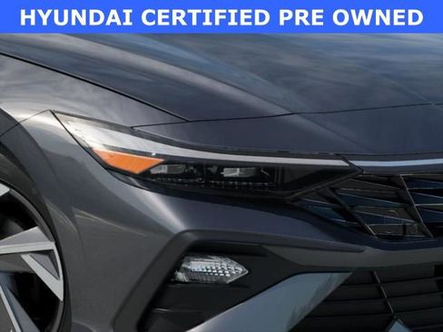 Certified 2025 Hyundai Elantra SEL image 9