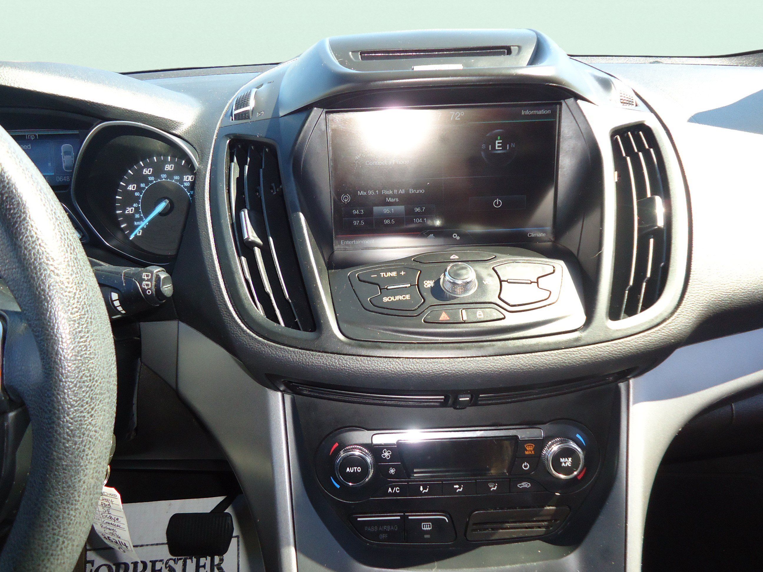 Used 2014 Ford Escape SE w/ SE Chrome Package FWD image 14