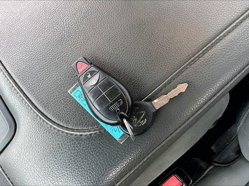 Used 2014 RAM 3500 Tradesman w/ Power & Remote Entry Group image 27