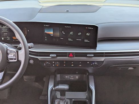 Certified 2025 Kia Sorento LX image 14