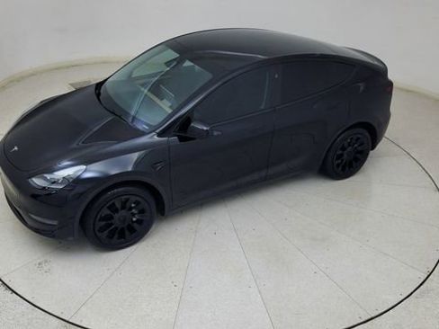 Used 2024 Tesla Model Y Long Range image 75