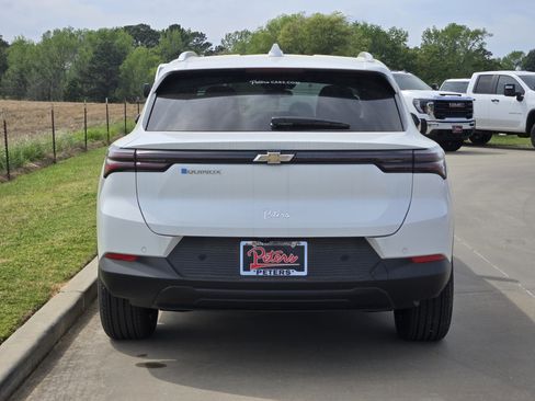 New 2026 Chevrolet Equinox EV LT image 4