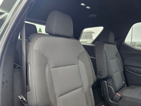 Used 2023 Chevrolet Traverse LT FWD image 14