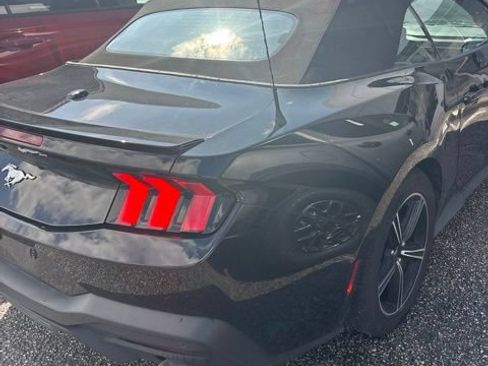 Used 2025 Ford Mustang Premium RWD image 7