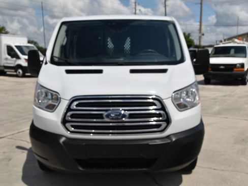 Used 2019 Ford Transit 250 130 Low Roof w/ Exterior Upgrade Package RWD image 2