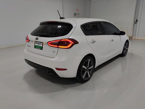 Used 2017 Kia Forte EX image 9