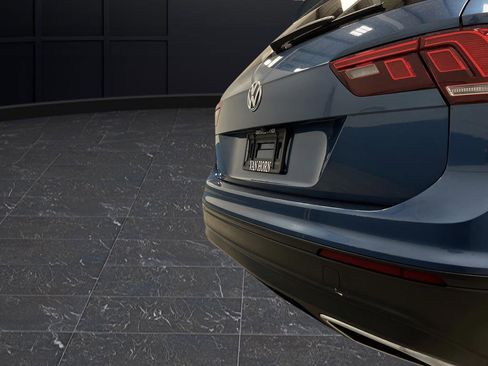 Used 2020 Volkswagen Tiguan S image 28