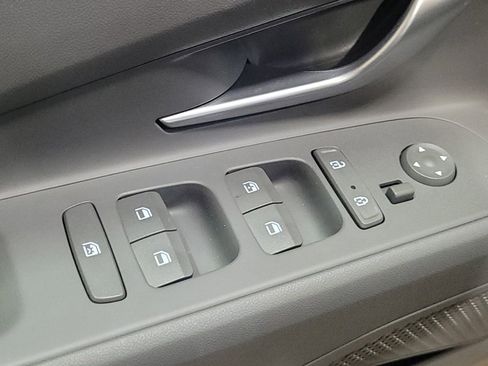 Used 2023 Hyundai Elantra SEL w/ Convenience Package image 27