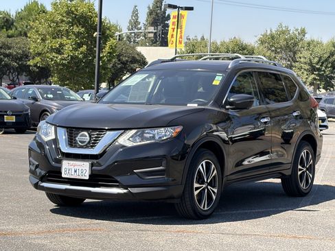 Used 2019 Nissan Rogue SV w/ Sun & Sound Touring Package AWD/4WD image 7