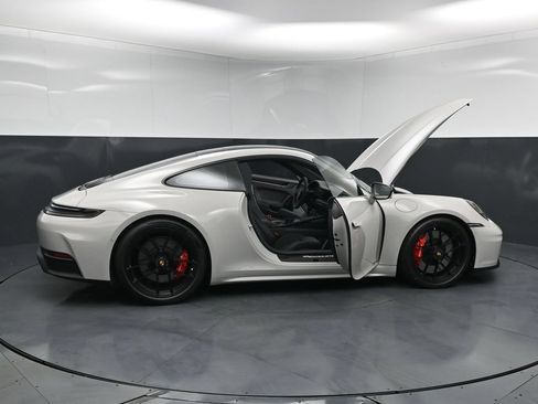 Certified 2026 Porsche 911 Carrera GTS RWD image 33