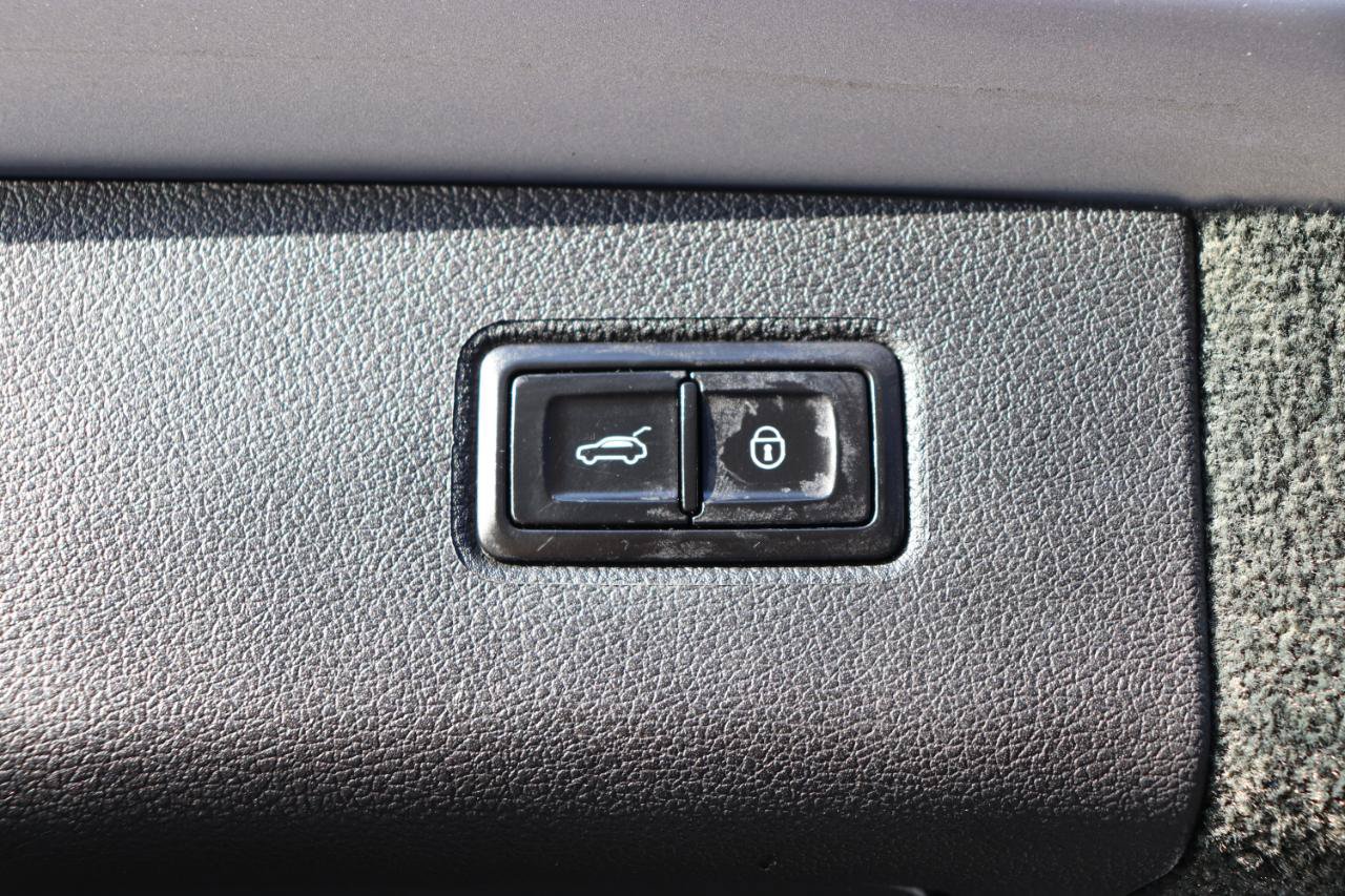 Used 2018 Bentley Bentayga AWD/4WD image 74