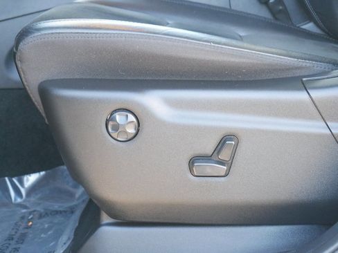 Used 2022 Jeep Grand Cherokee Laredo X image 13