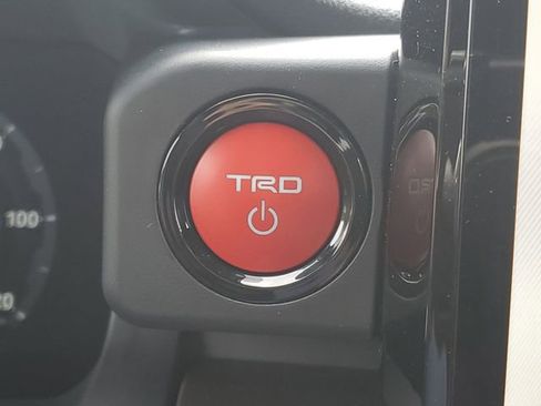 Used 2025 Toyota Tacoma TRD Off-Road image 20