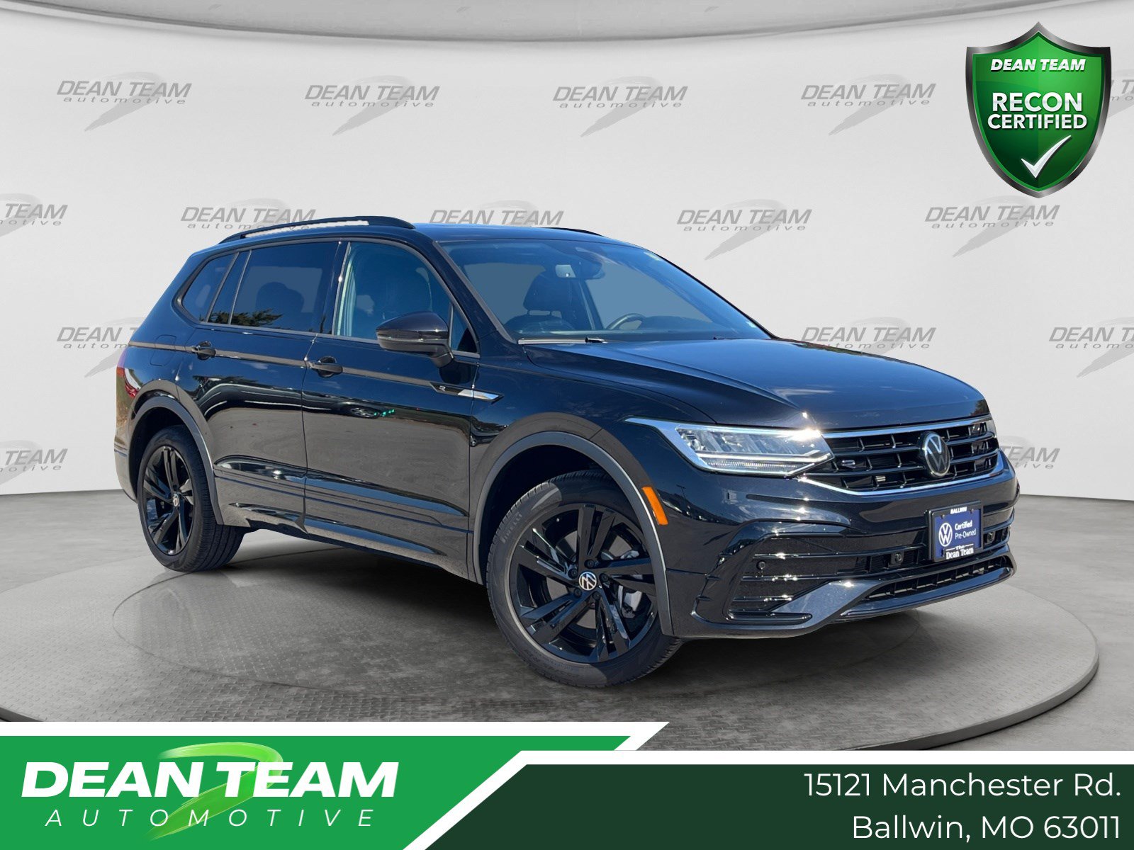 Certified 2024 Volkswagen Tiguan SE R-Line w/ MDO Package, Two-Row AWD/4WD image 1