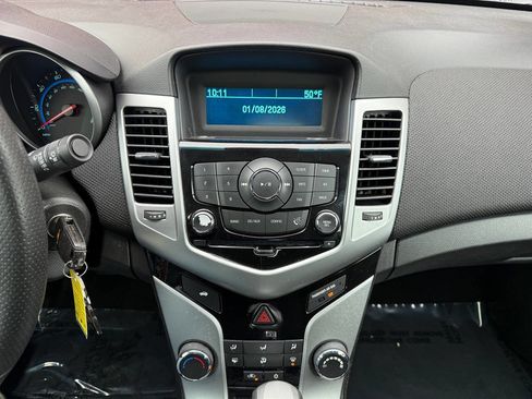 Used 2016 Chevrolet Cruze LT image 14