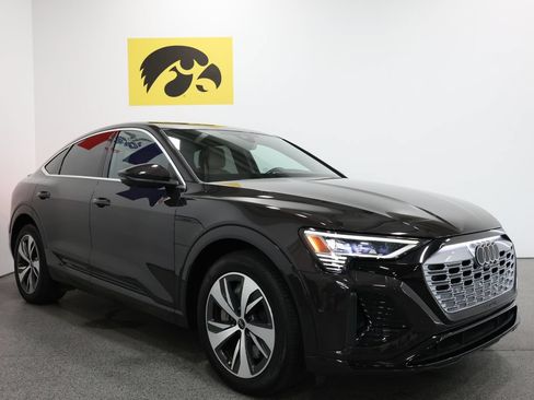 Used 2024 Audi Q8 e-tron Prestige w/ Prestige Package AWD/4WD image 6