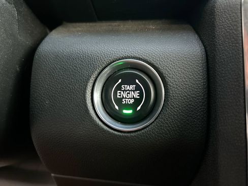 Used 2025 GMC Acadia Elevation AWD/4WD image 21