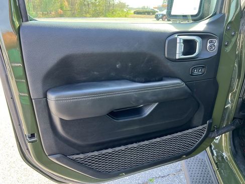 Used 2021 Jeep Wrangler Unlimited Sahara w/ Uconnect 4C Nav & Sound Group image 15