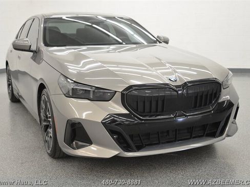 Used 2024 BMW 530i w/ M Sport Package RWD image 6