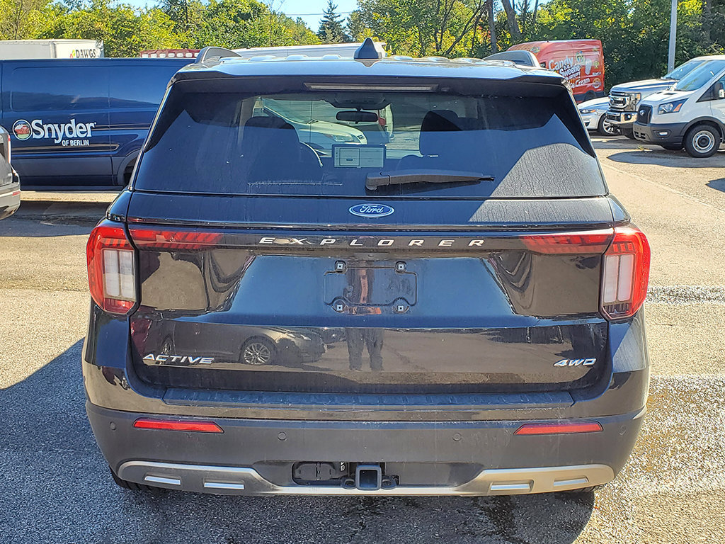 Used 2025 Ford Explorer Active w/ Active Comfort Package AWD/4WD image 5