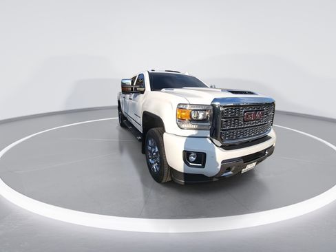 Used 2019 GMC Sierra 2500 Denali image 3