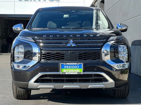 New 2025 Mitsubishi Outlander SE image 10