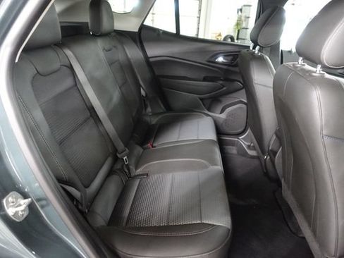 Used 2025 Chevrolet Trax LT FWD image 23