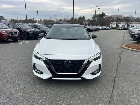 Certified 2021 Nissan Sentra SR image 2