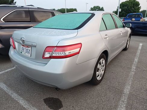 Used 2011 Toyota Camry FWD image 4