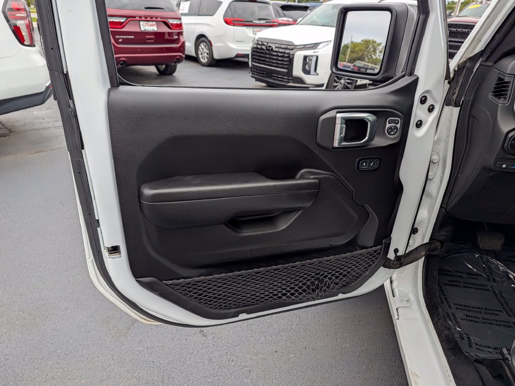 Used 2024 Jeep Wrangler Unlimited AWD/4WD image 18