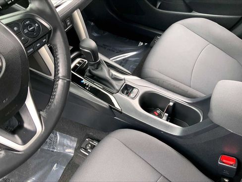 Used 2023 Toyota Corolla Cross LE w/ Moonroof Package AWD/4WD image 16