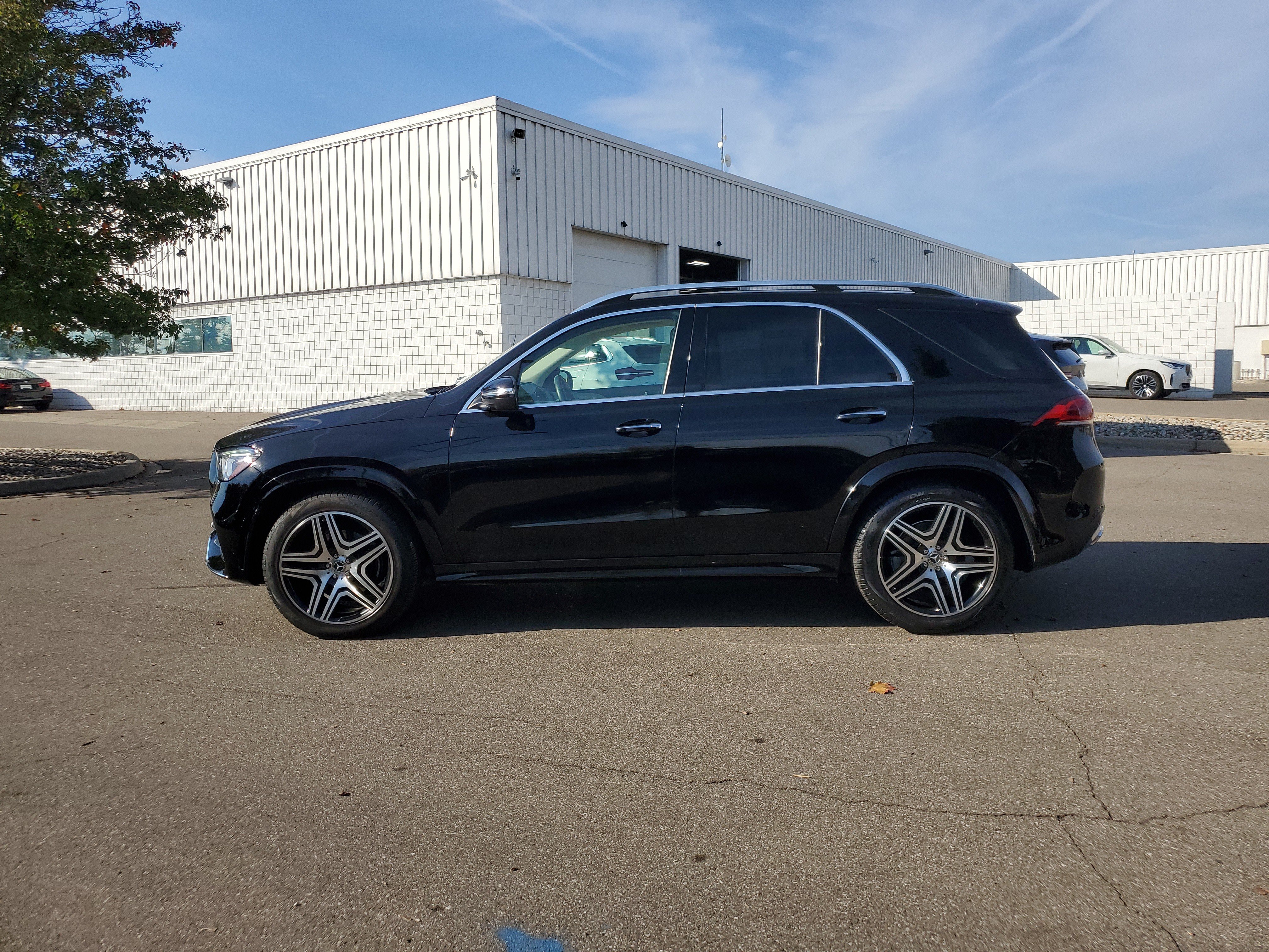 Used 2020 Mercedes-Benz GLE 350 4MATIC image 2