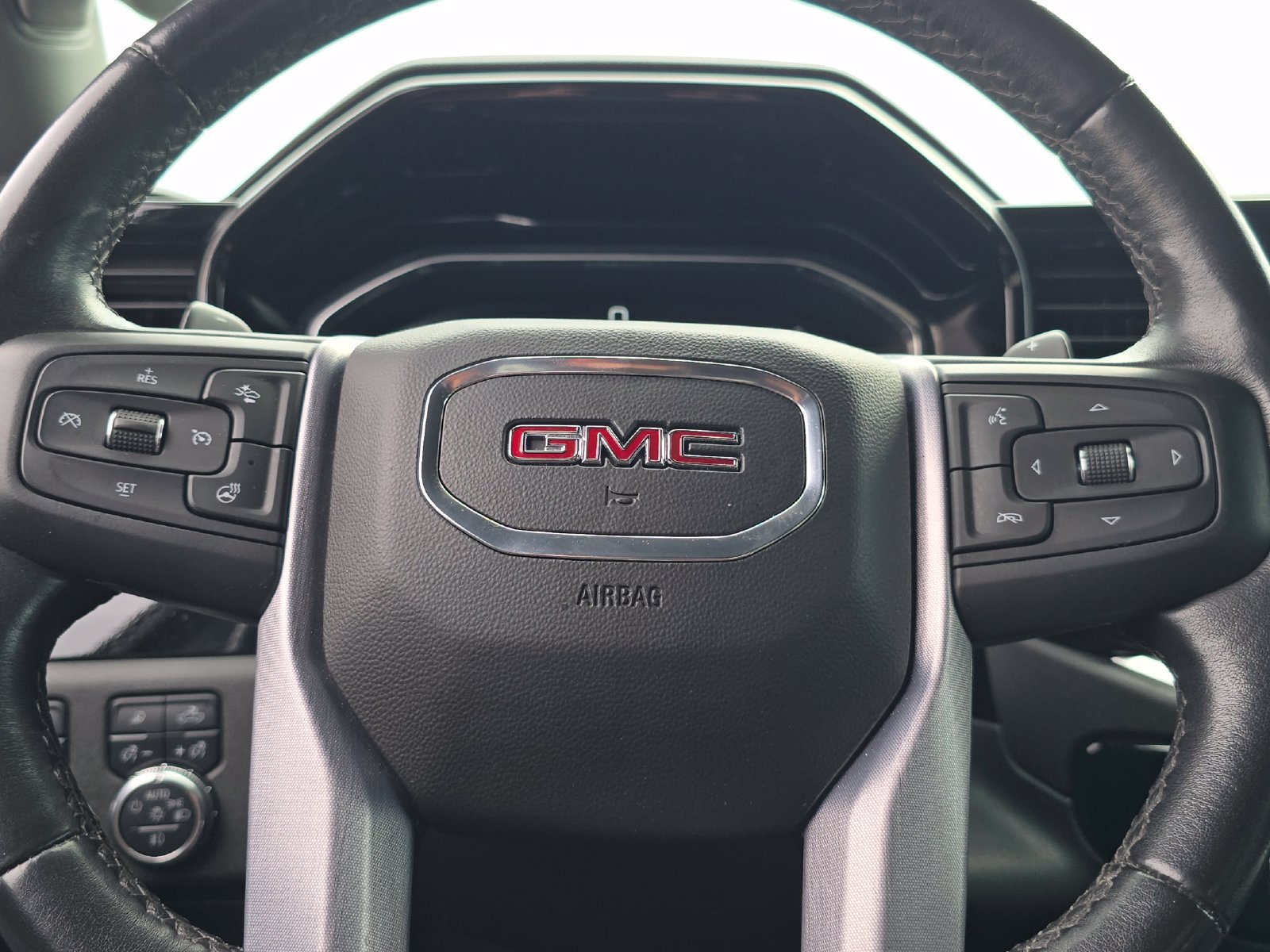 Used 2022 GMC Sierra 1500 SLT w/ SLT Convenience Package AWD/4WD image 22