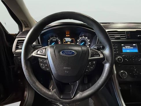 Used 2017 Ford Fusion SE FWD image 22