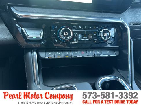 Certified 2024 GMC Sierra 1500 Denali AWD/4WD image 19