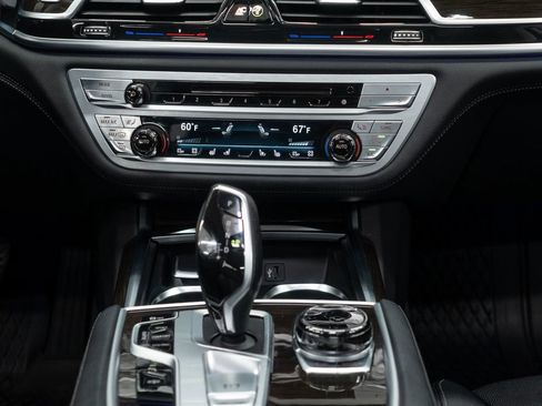 Used 2018 BMW 740i xDrive AWD/4WD image 23