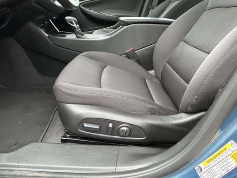 Used 2024 Chevrolet Malibu LT image 18