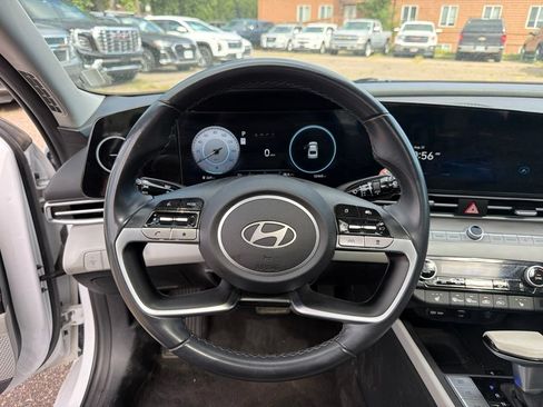 Used 2024 Hyundai Elantra Limited FWD image 13