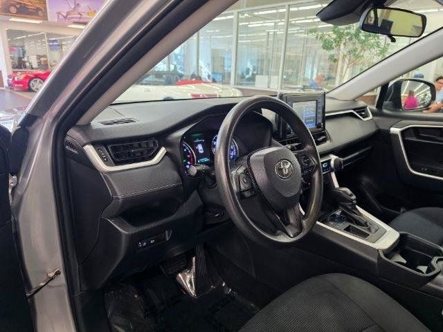 Used 2019 Toyota RAV4 LE w/ Carpet Mat Package FWD image 8