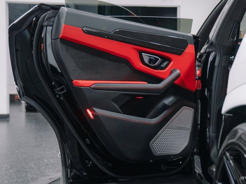 Used 2019 Lamborghini Urus image 33