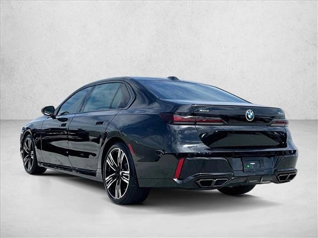 Used 2023 BMW 760i xDrive AWD/4WD image 13