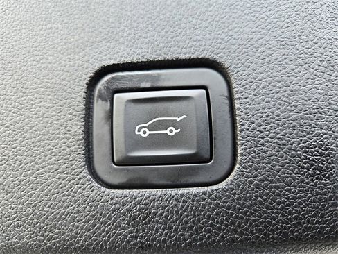 Used 2020 Cadillac XT6 Sport image 32