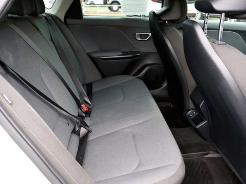 Used 2025 Kia K4 FWD image 19