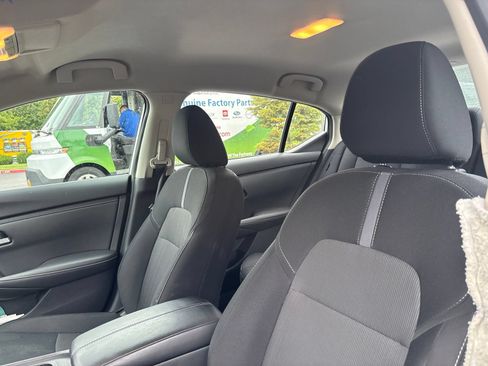Used 2024 Nissan Sentra SV FWD image 17