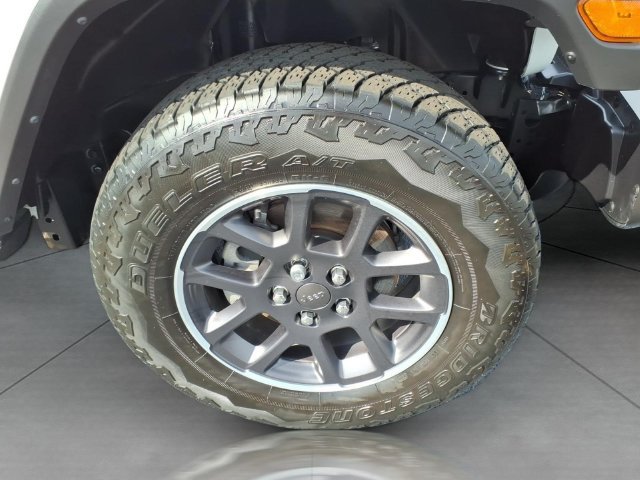 Used 2022 Jeep Gladiator Overland w/ LED Lighting Group AWD/4WD image 27
